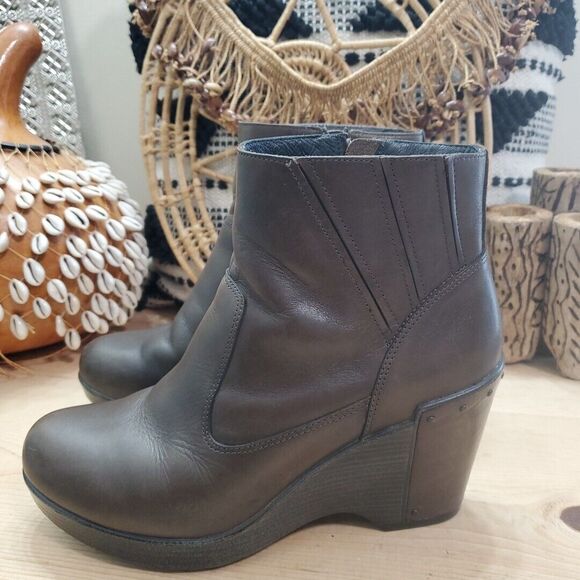 Dansko Faith Stud Wedge Ankle Boots Womens 7.5-8/38 Leather Brown Gore Comfort - Picture 16 of 16